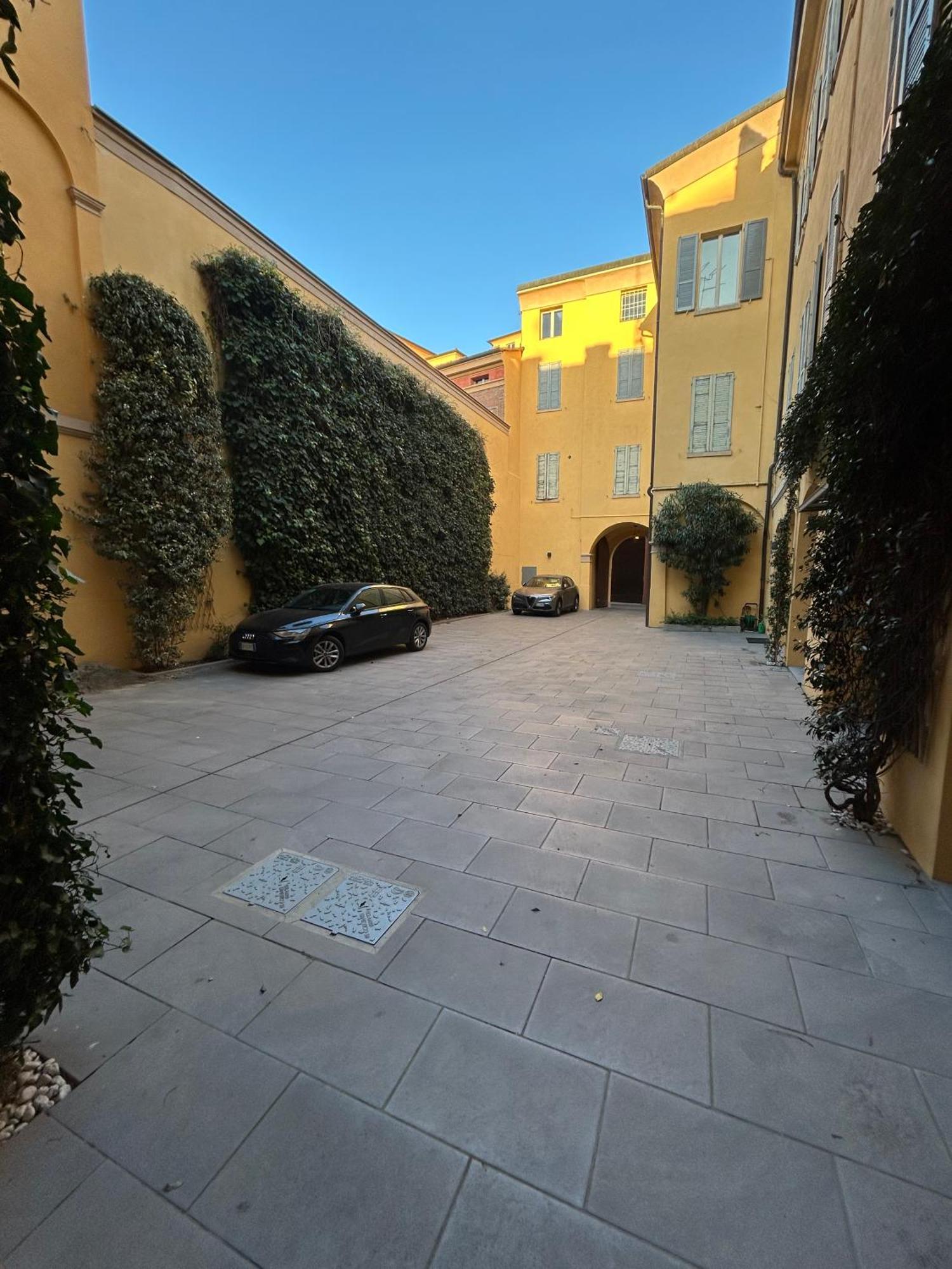 Ferrari Suite Modena Esterno foto